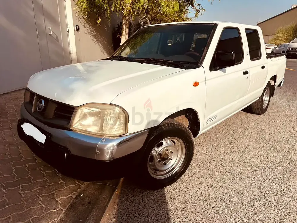 Nissan Pickup - Image 4