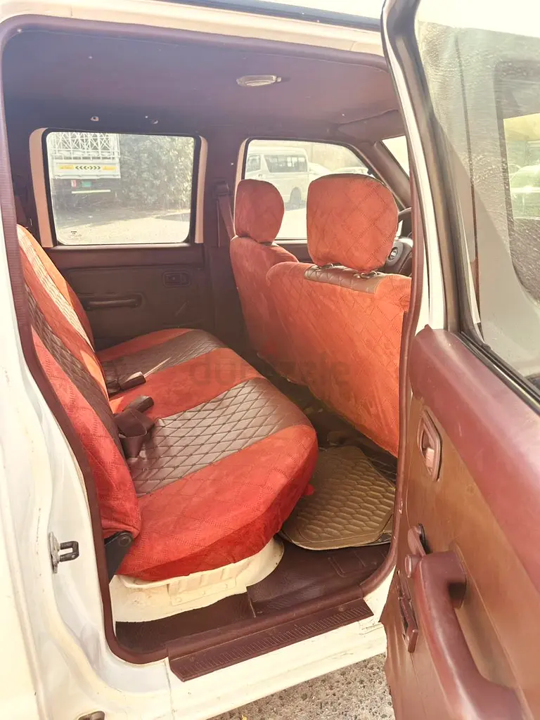 Nissan Pickup - Image 9