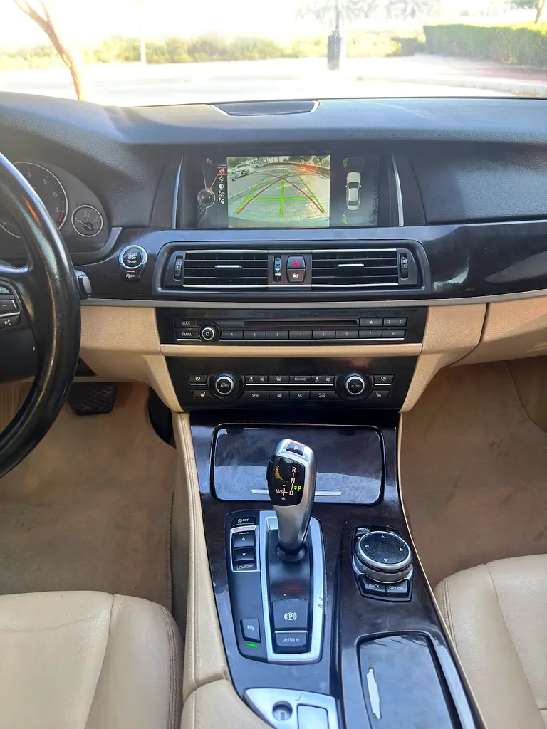 BMW 528i 2014 - Top of the line - Image 11