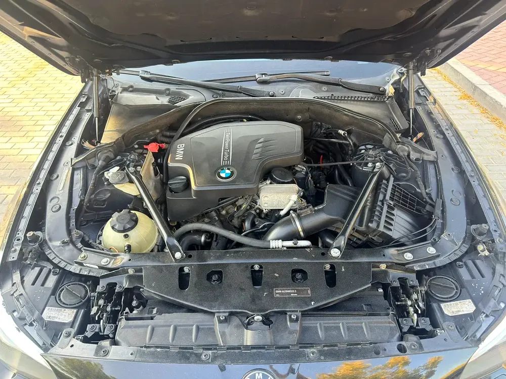 BMW 528i 2014 - Top of the line - Image 12