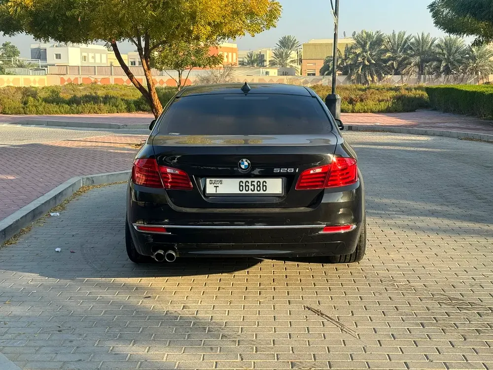 BMW 528i 2014 - Top of the line - Image 5
