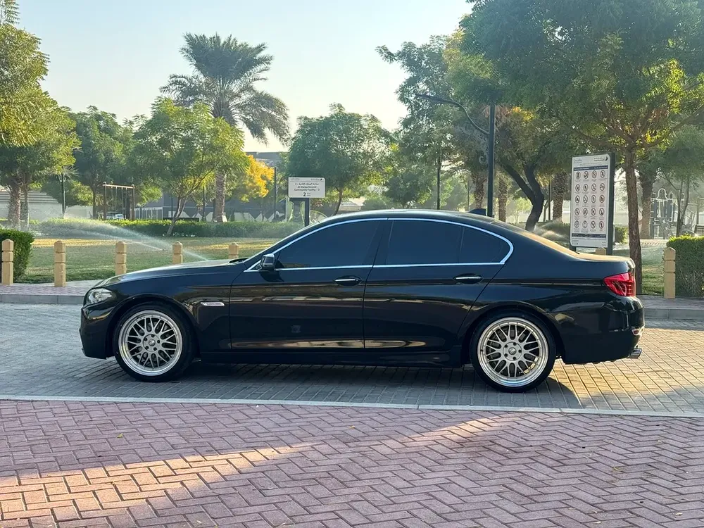 BMW 528i 2014 - Top of the line - Image 6
