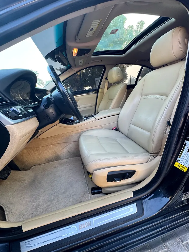 BMW 528i 2014 - Top of the line - Image 8