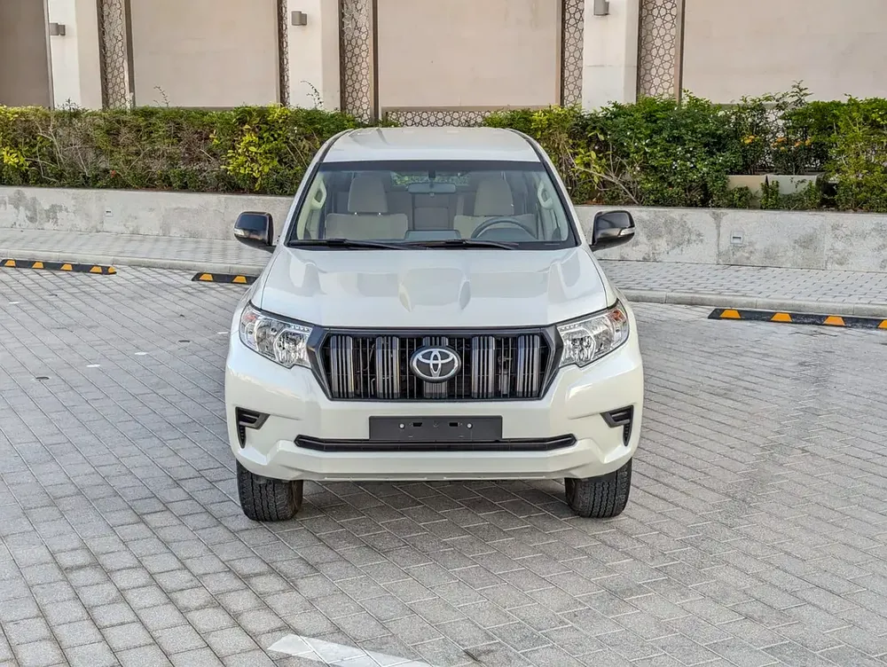 TOYOTA PRADO 2023 V4 2.7L ORIGINAL PAINT ACCIDENT FREE IN EXCELLENT CONDITION - Image 17