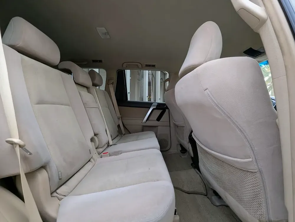 TOYOTA PRADO 2023 V4 2.7L ORIGINAL PAINT ACCIDENT FREE IN EXCELLENT CONDITION - Image 6