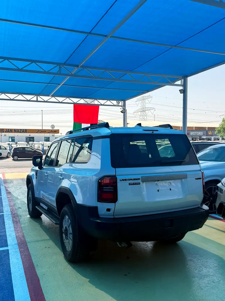 Toyota Prado 2026 GCC Specs Brand New - Image 4