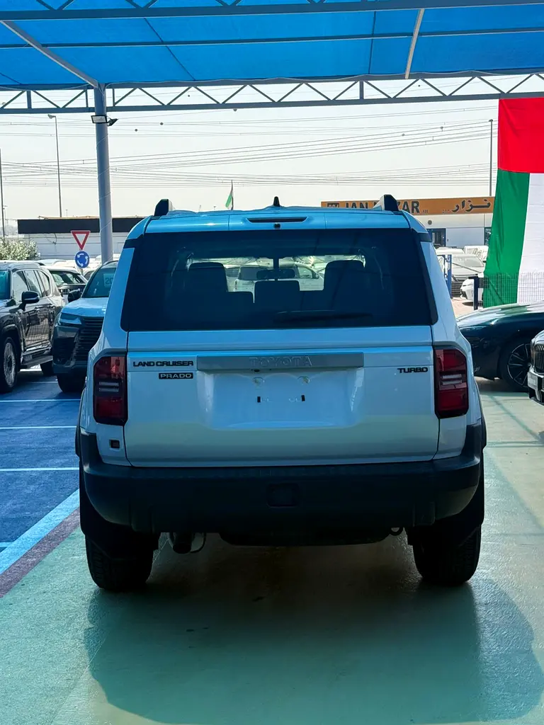 Toyota Prado 2026 GCC Specs Brand New - Image 6