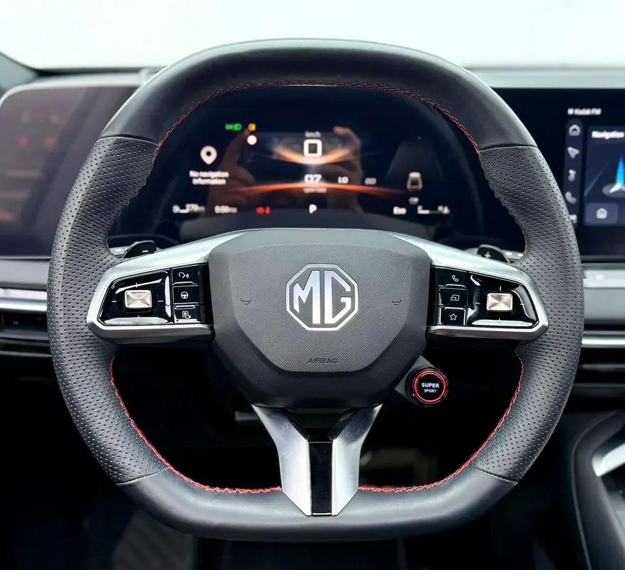 2025 MG 7 Deluxe(Trophy Edition), MG Warranty+Service Contract+Full Service History, GCC - Image 7