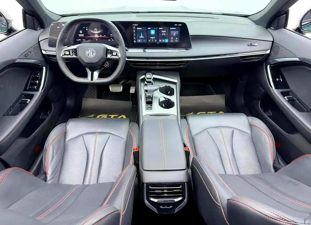 2025 MG 7 Deluxe(Trophy Edition), MG Warranty+Service Contract+Full Service History, GCC - Image 9