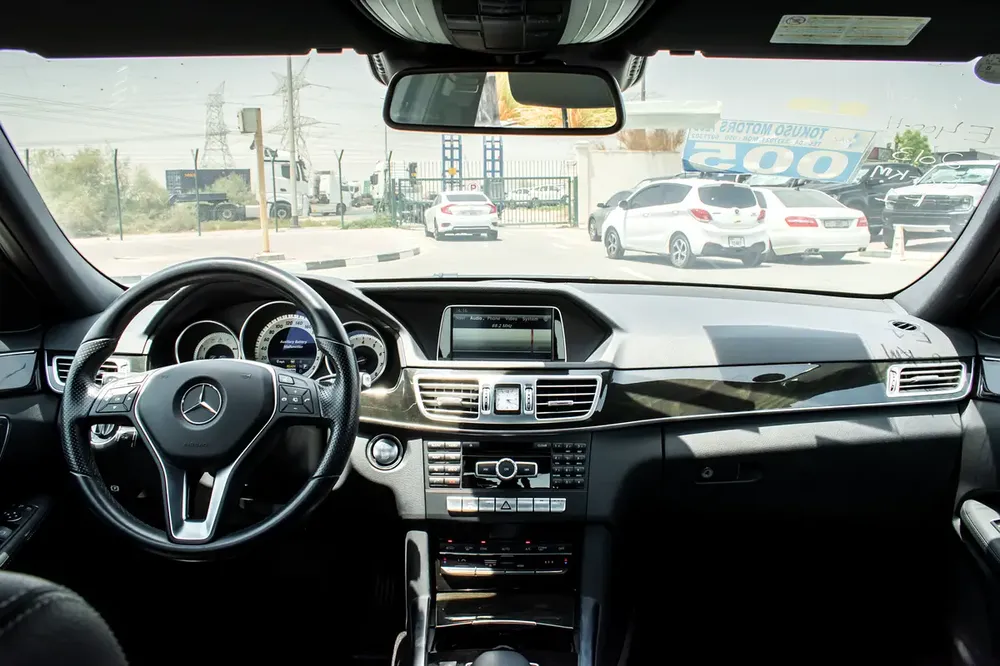 Mercedes Benz E400 Hybrid (2013) - Image 10
