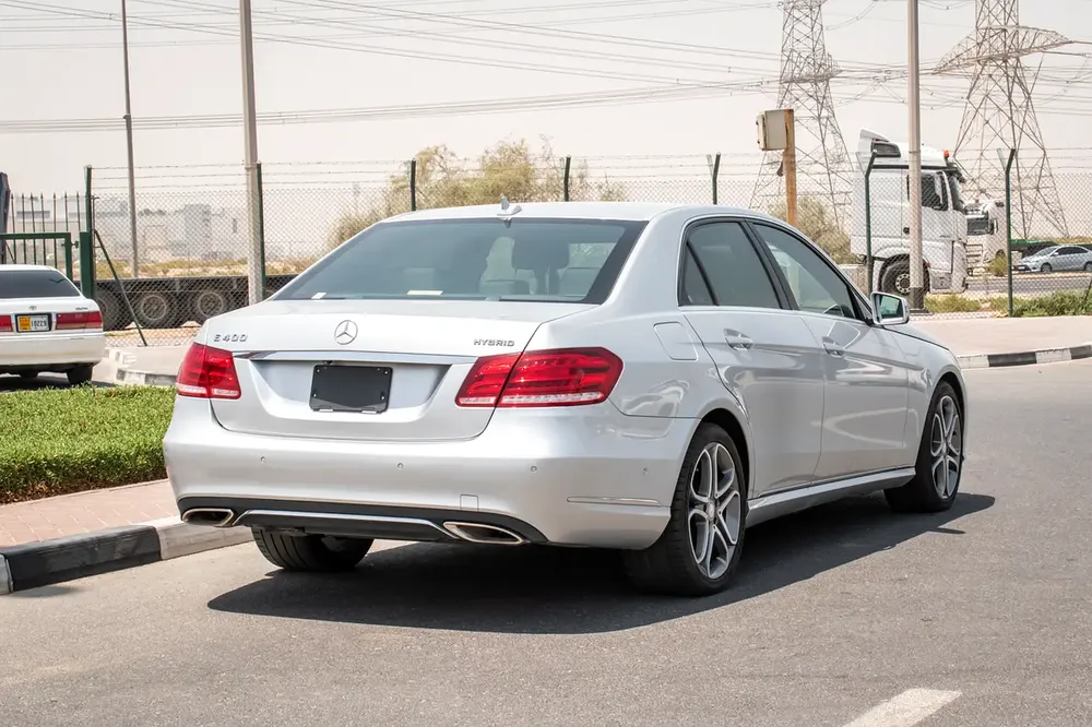 Mercedes Benz E400 Hybrid (2013) - Image 6