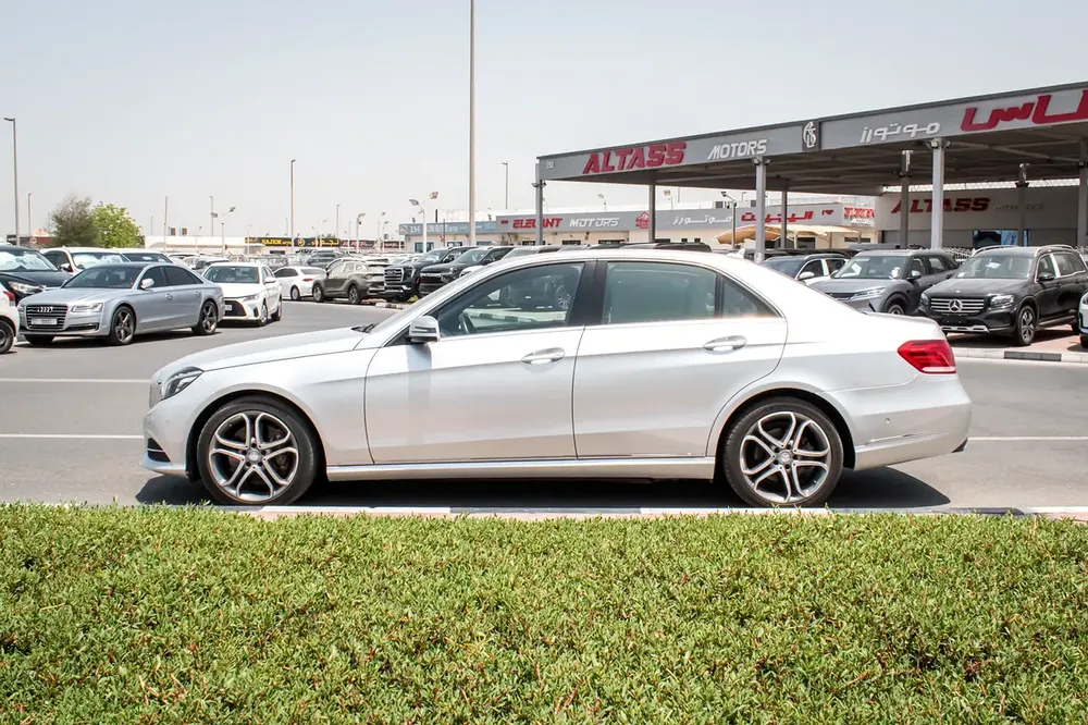 Mercedes Benz E400 Hybrid (2013) - Image 8