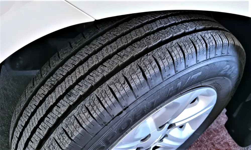 BEST!!!  CHEVROLET TRAVESE LS GCC IN MINT CONDITION !!! - Image 13