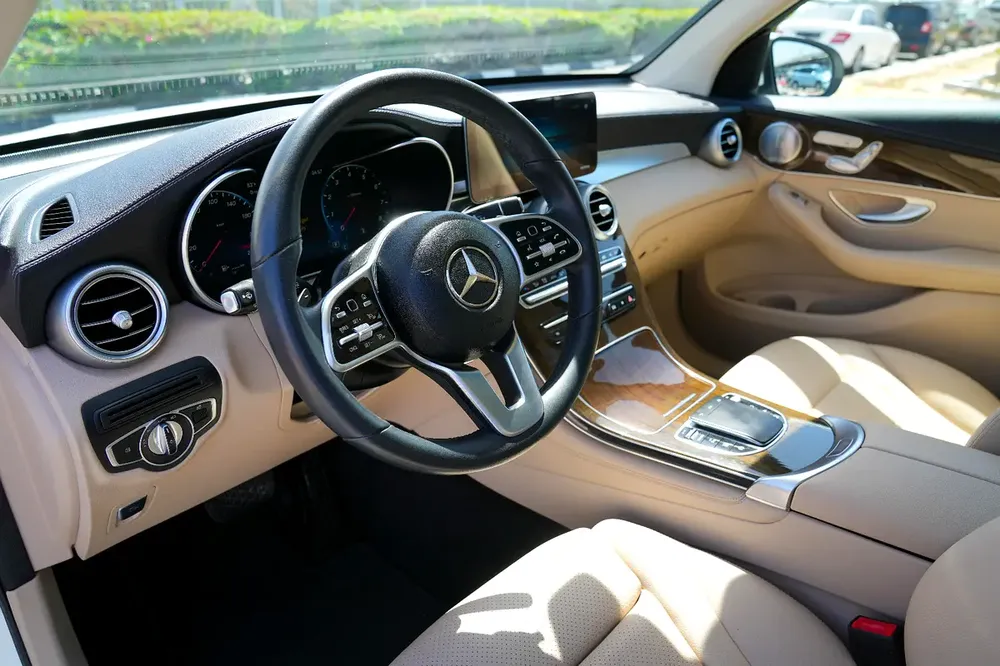 Mercedes-Benz GLC 300 4MATIC 2020 - American Specs - Image 10