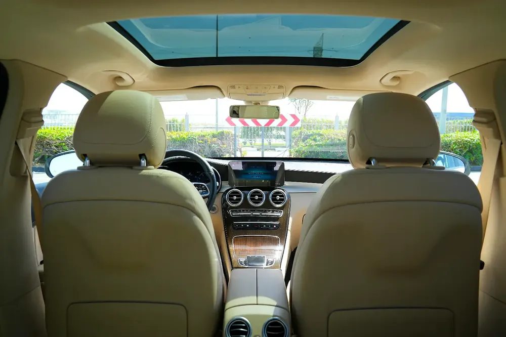 Mercedes-Benz GLC 300 4MATIC 2020 - American Specs - Image 11