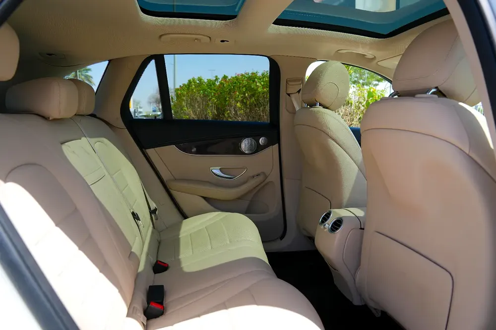 Mercedes-Benz GLC 300 4MATIC 2020 - American Specs - Image 12