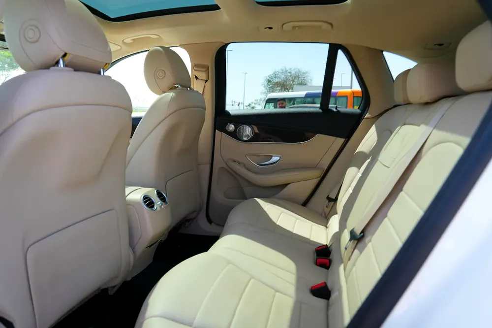Mercedes-Benz GLC 300 4MATIC 2020 - American Specs - Image 13