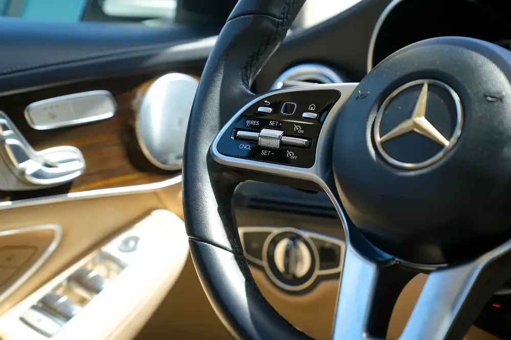 Mercedes-Benz GLC 300 4MATIC 2020 - American Specs - Image 14