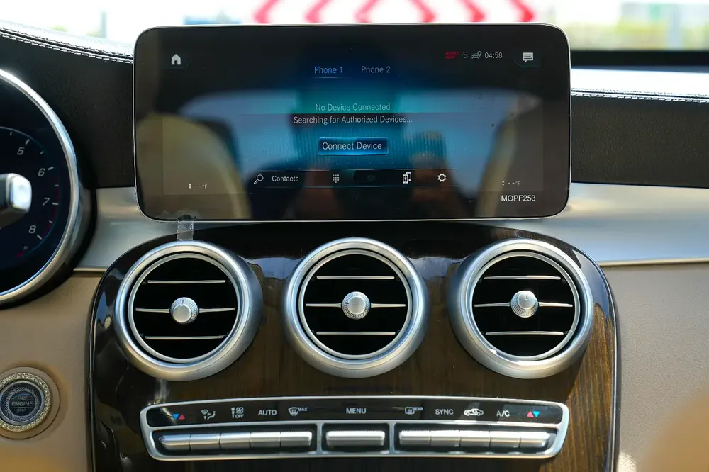 Mercedes-Benz GLC 300 4MATIC 2020 - American Specs - Image 16