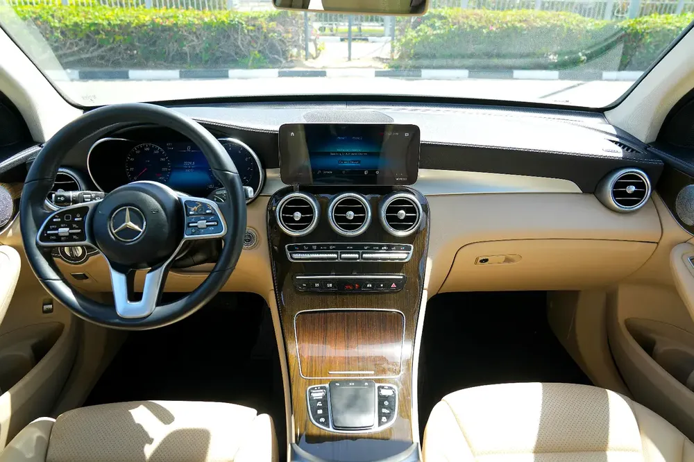 Mercedes-Benz GLC 300 4MATIC 2020 - American Specs - Image 8