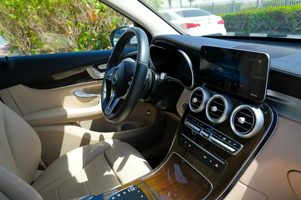 Mercedes-Benz GLC 300 4MATIC 2020 - American Specs - Image 9