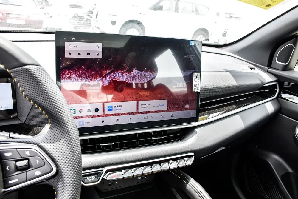 New 2025 Geely Coolray - - Image 12