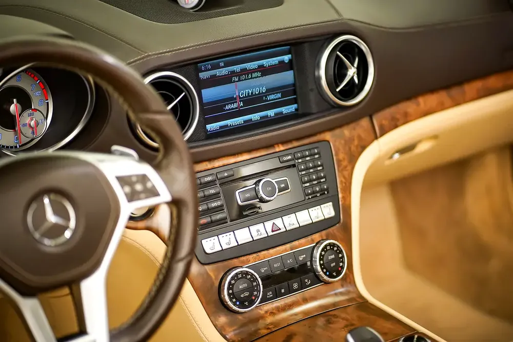 AED 3069 PM | MERCEDES BENZ SL400 AMG 2016 | PRISTINE CONDITION | 1 YEAR WARRANTY | GCC - Image 13