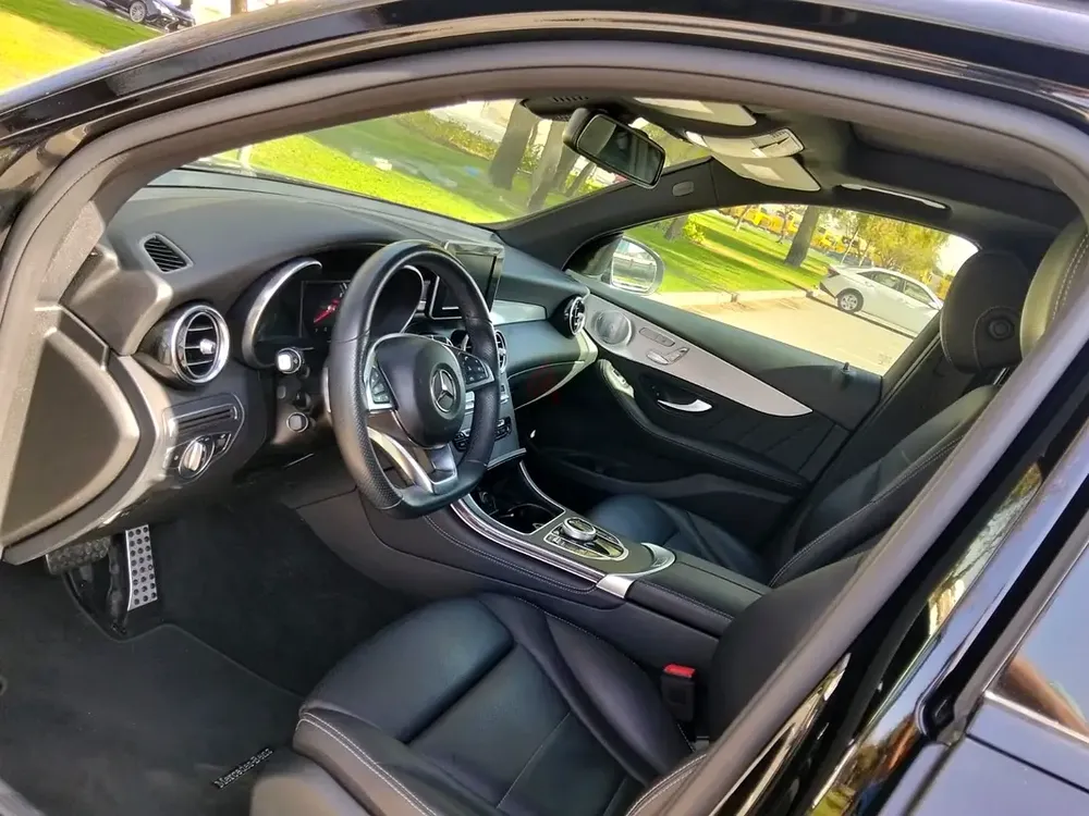 Mercedes Benz GLC 300 - Full Option - Excellent Car - Image 7