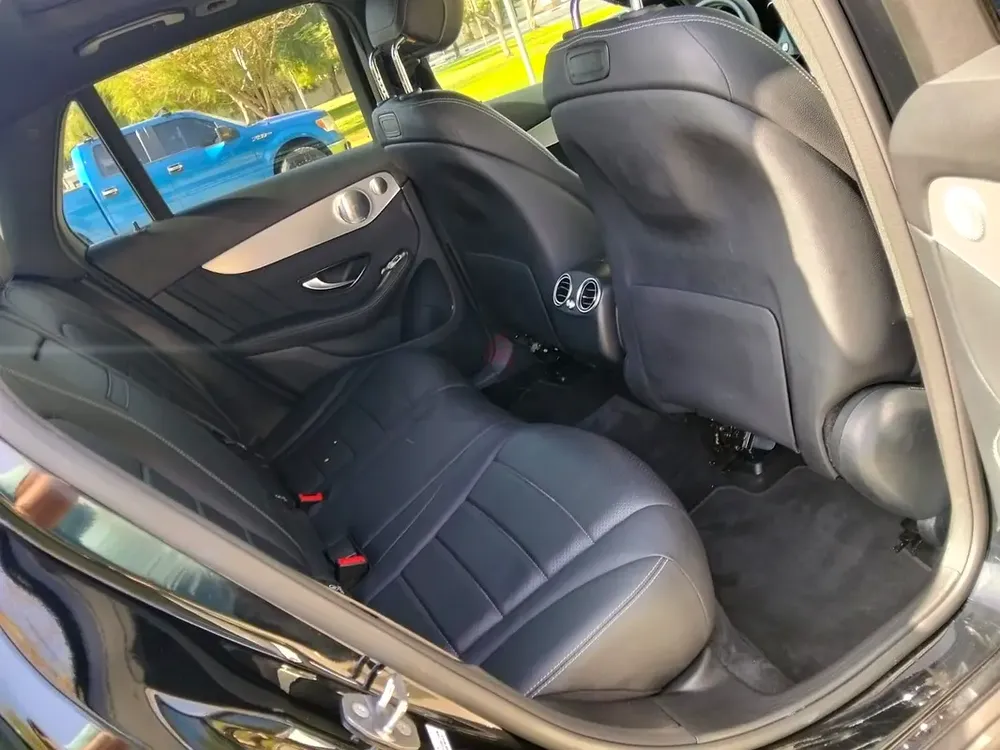Mercedes Benz GLC 300 - Full Option - Excellent Car - Image 9