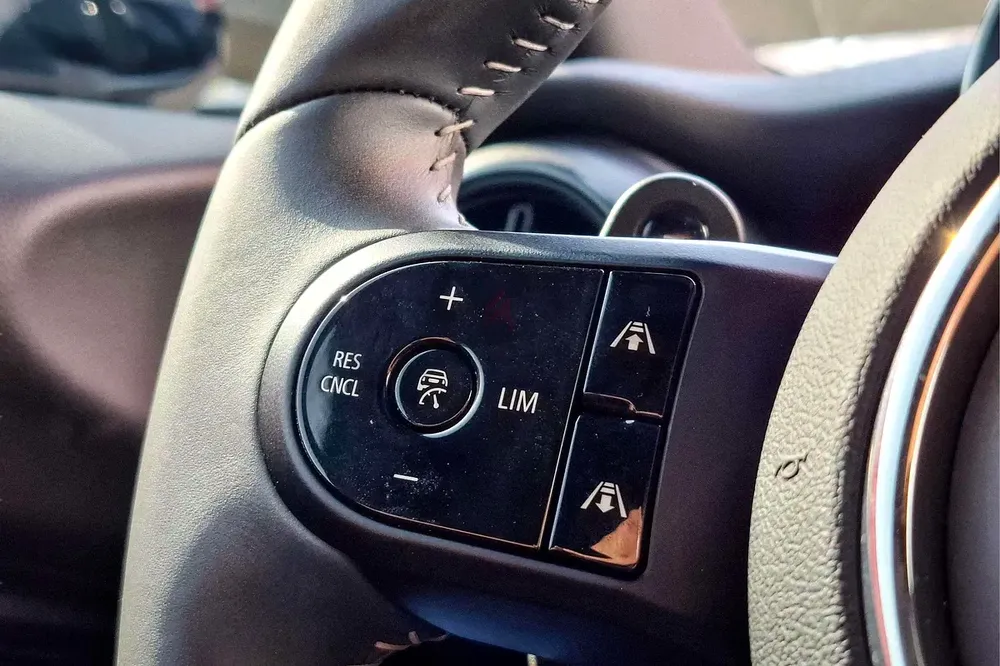 AED 1900/month | 2024 MINI Cooper  | GCC Specs | Ref#420804 - Image 16