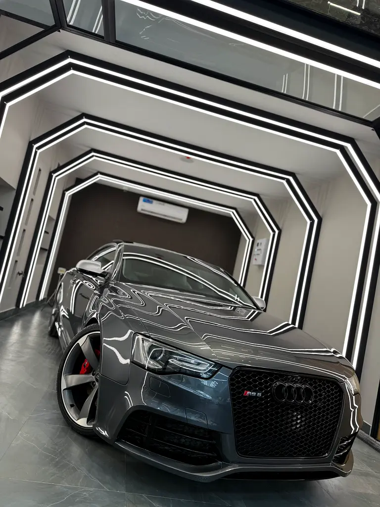 Audi RS5 4.2 FSI quattro 2013 - GCC Specs - Pristine Condition - Image 4