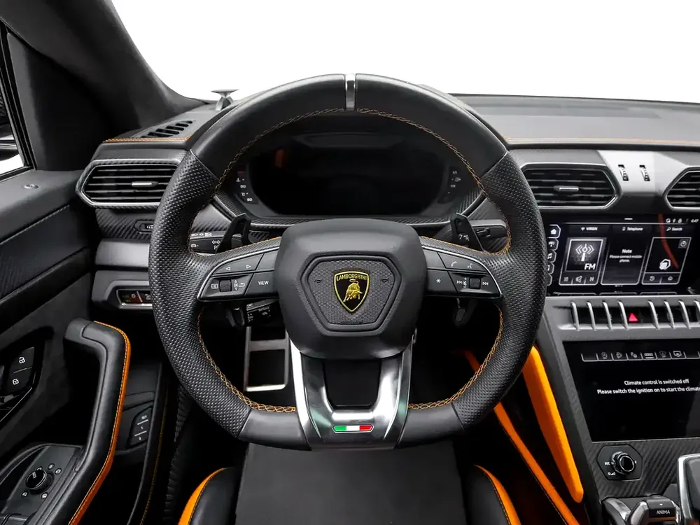 2022 | Lamborghini | Urus - Image 12