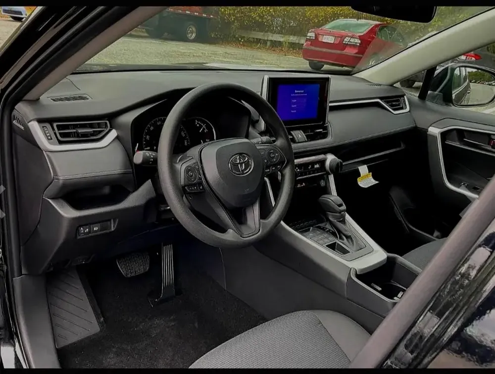 Toyota RAV4 LE 2026 - European Specs - Brand New! - Image 9