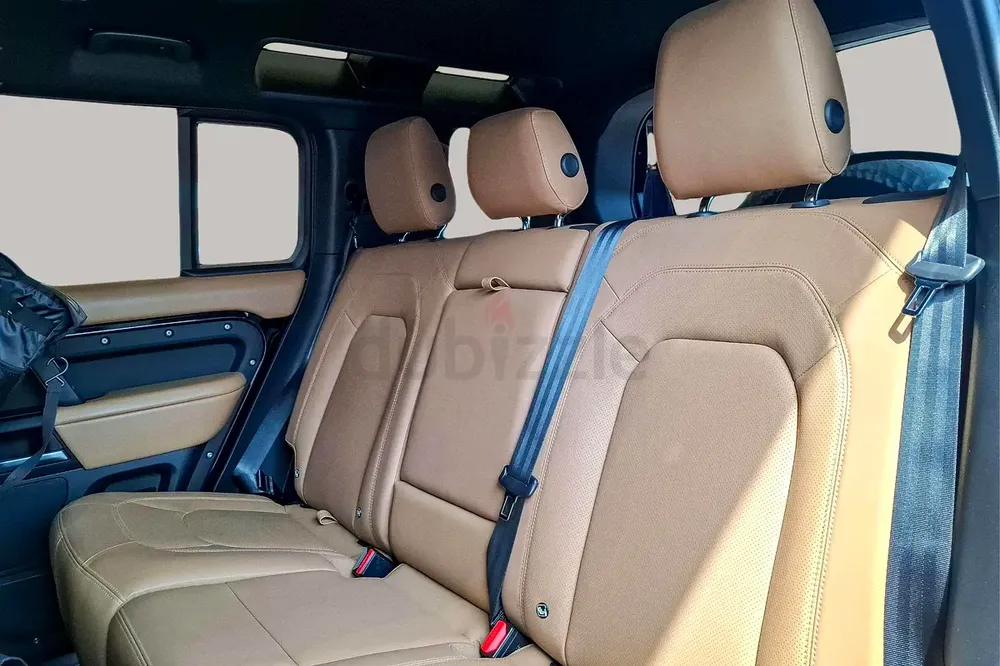 AED 6078/month | 2025 Land Rover Defender 110 HSE (P400) | GCC Specs | Ref#426012 - Image 12