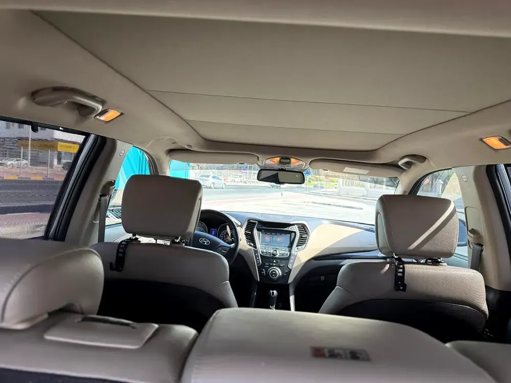 2015 Hyundai Santa Fe GLS | GCC Specs | 7-Seater - Image 10