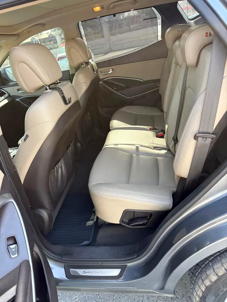 2015 Hyundai Santa Fe GLS | GCC Specs | 7-Seater - Image 13