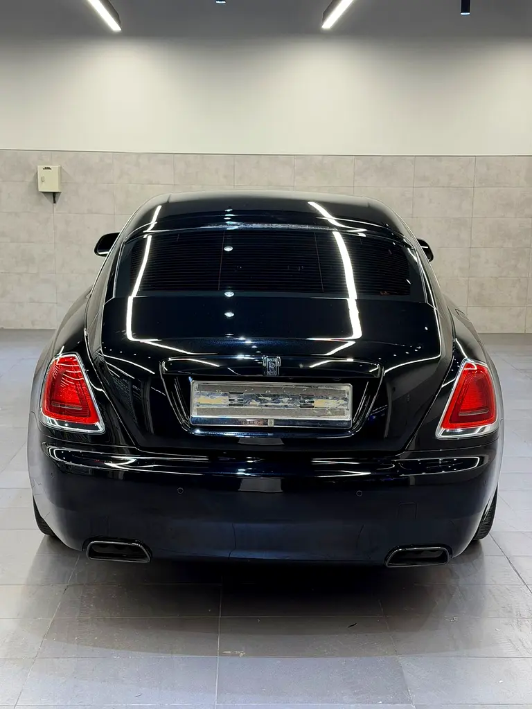 Rolls-Royce Wraith Black Badge 2019 GCC Specs - Image 4