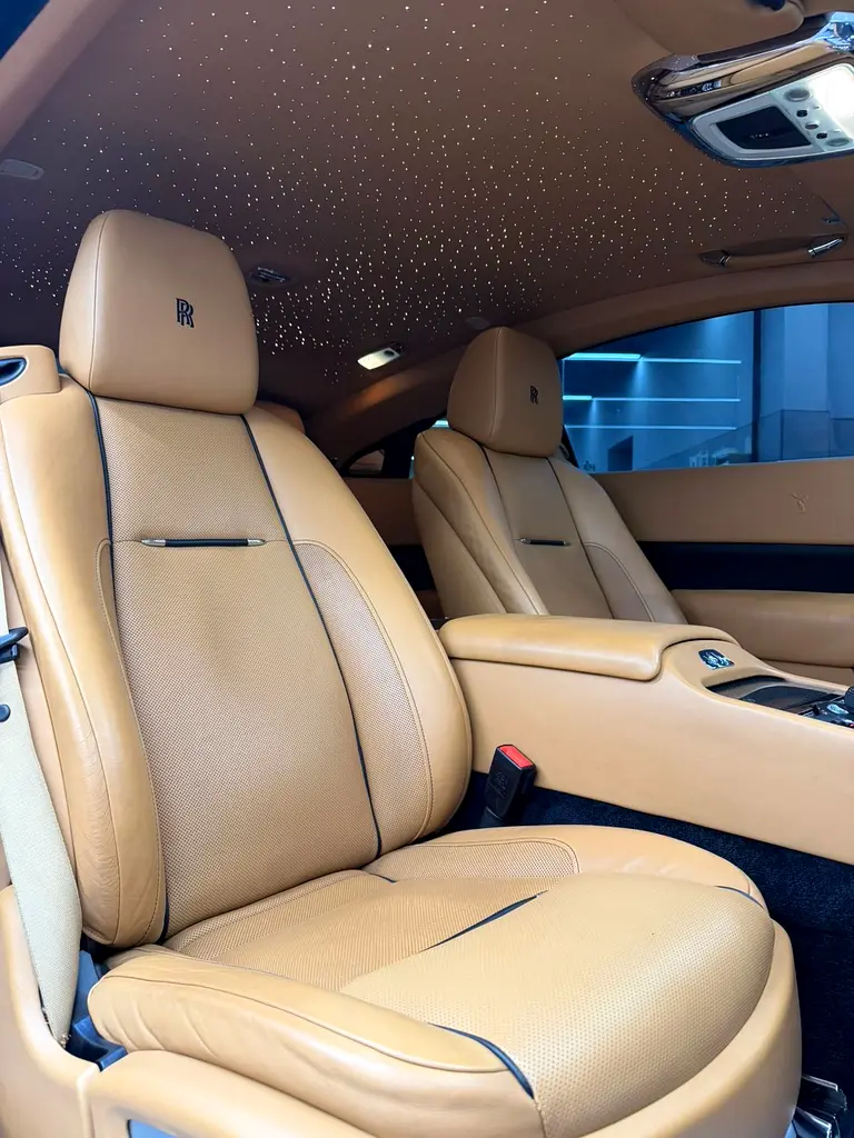 Rolls-Royce Wraith Black Badge 2019 GCC Specs - Image 7