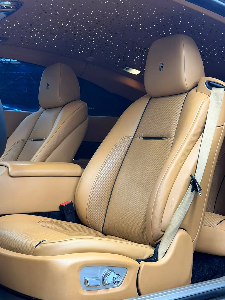 Rolls-Royce Wraith Black Badge 2019 GCC Specs - Image 8