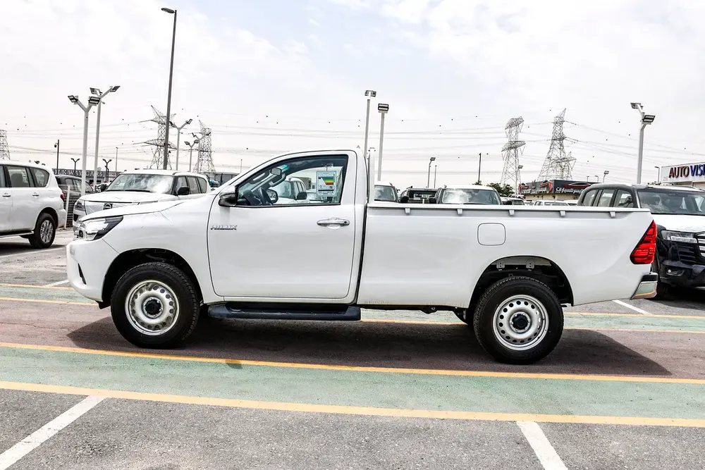 Toyota Hilux Single Cab Base 2026 - GCC Specs - Brand New - Image 4