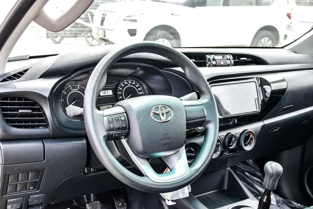 Toyota Hilux Single Cab Base 2026 - GCC Specs - Brand New - Image 6