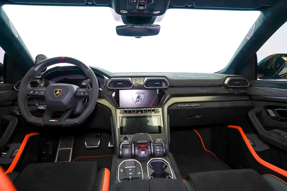 CARBON BONNET | CARBON INTERIOR | CARBON EXTERIOR | AKRAPOVIC EXHAUST | DEALER WARRANTY | GCC - Image 10