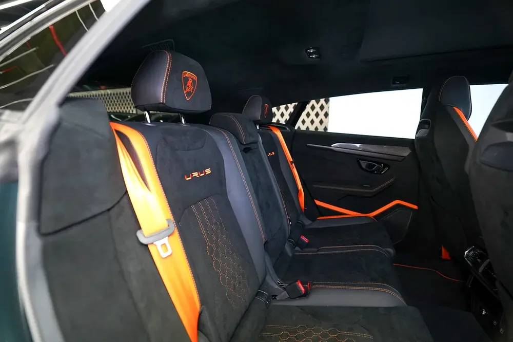 CARBON BONNET | CARBON INTERIOR | CARBON EXTERIOR | AKRAPOVIC EXHAUST | DEALER WARRANTY | GCC - Image 12