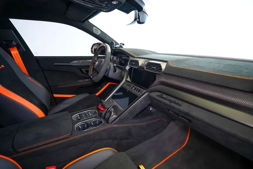 CARBON BONNET | CARBON INTERIOR | CARBON EXTERIOR | AKRAPOVIC EXHAUST | DEALER WARRANTY | GCC - Image 15