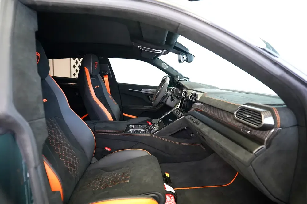 CARBON BONNET | CARBON INTERIOR | CARBON EXTERIOR | AKRAPOVIC EXHAUST | DEALER WARRANTY | GCC - Image 16