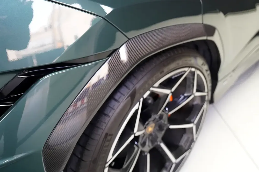 CARBON BONNET | CARBON INTERIOR | CARBON EXTERIOR | AKRAPOVIC EXHAUST | DEALER WARRANTY | GCC - Image 18