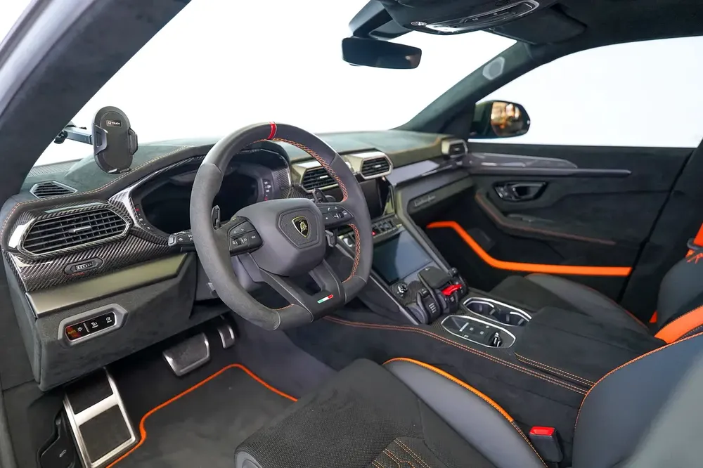 CARBON BONNET | CARBON INTERIOR | CARBON EXTERIOR | AKRAPOVIC EXHAUST | DEALER WARRANTY | GCC - Image 8