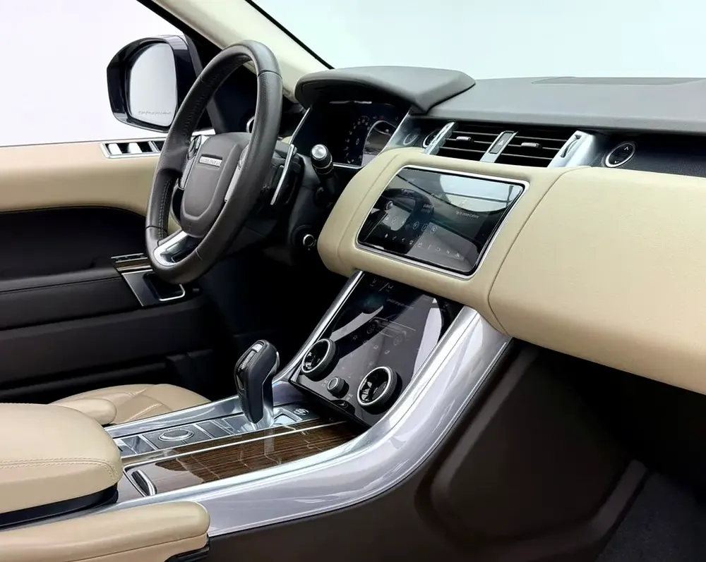 2020 Range Rover Sport HSE Dynamic, 2026 RR Warranty, Full RR Service History, Very Low Km, GCC - Image 7
