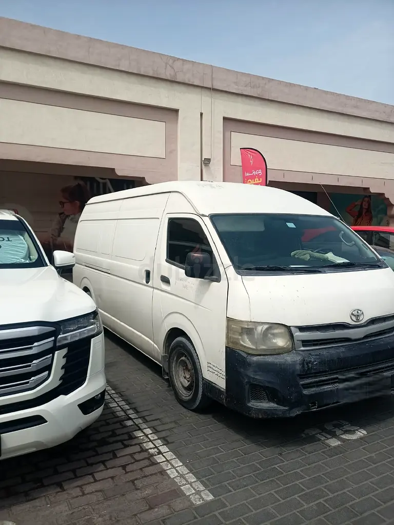 Toyota Hiace 2013 Model - Image 4