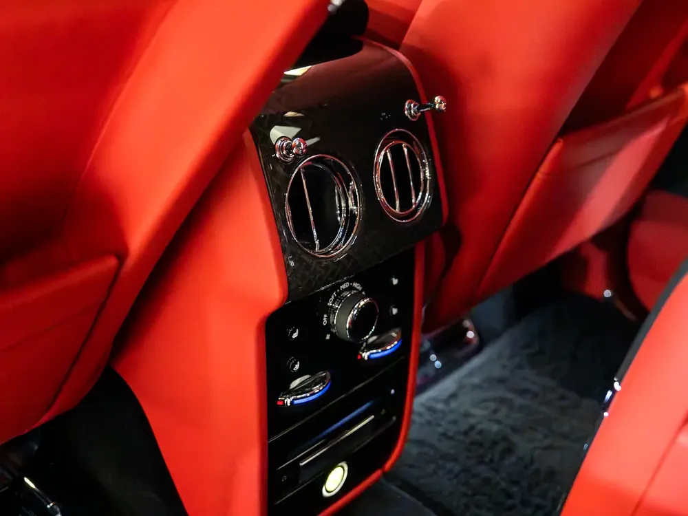 2021 | PREMIUM BLACK BADGE | RED INTERIOR | GCC | V12 TWIN-TURBO | FULL OPTION | PERFECT CONDITION - Image 10